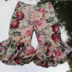Floral Bubble Hem Capris Bottoms (Petite)